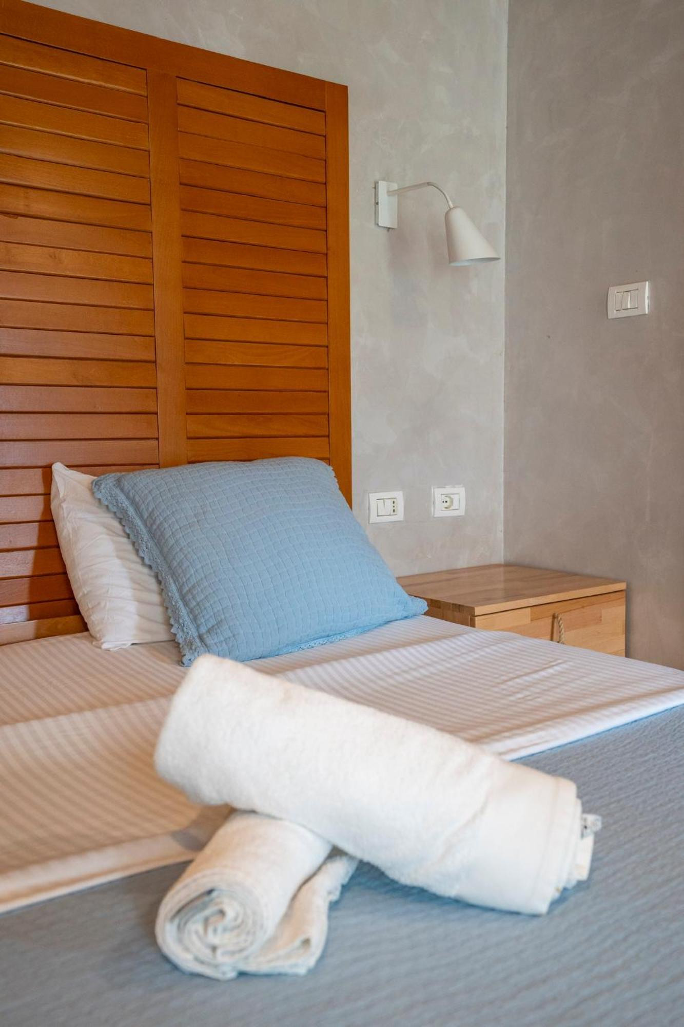 Hotel Restaurant Alpet Тети Экстерьер фото